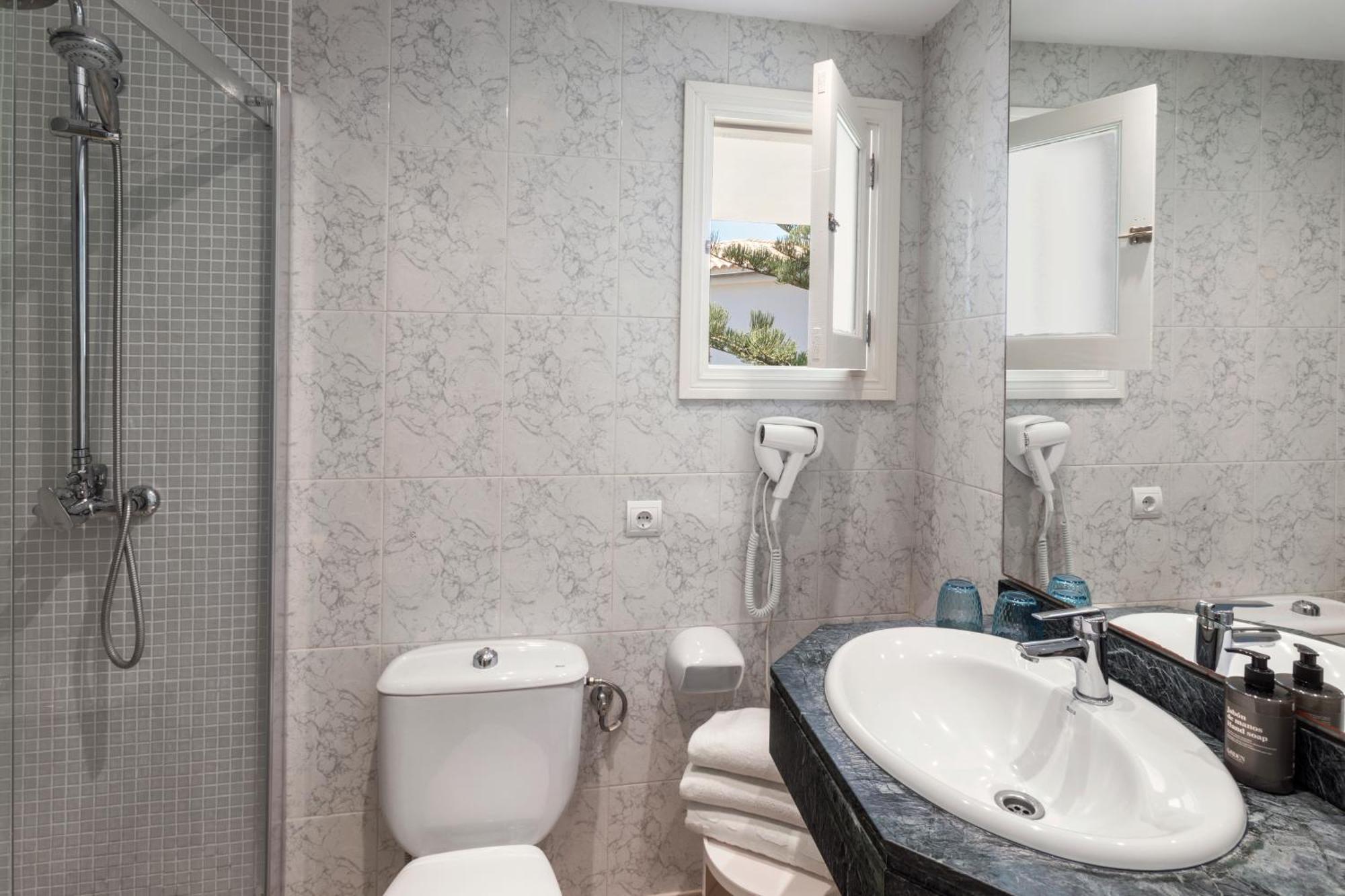 Two-Bedroom Apartment Sea View,1772973976:JPEG