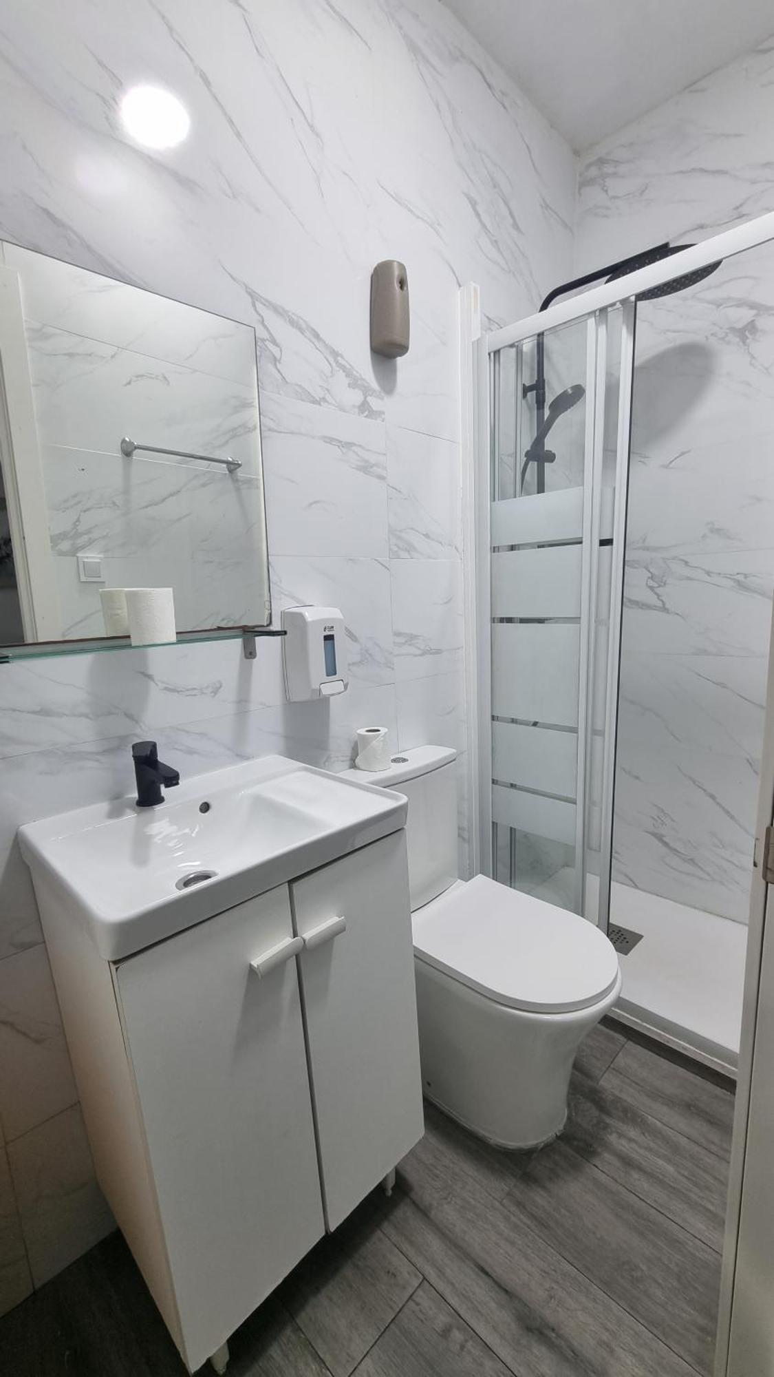 Habitación Individual con baño compartido