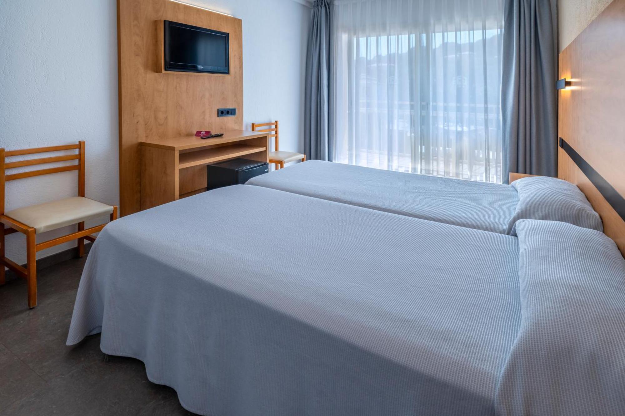 Double or Twin Room Pool View
