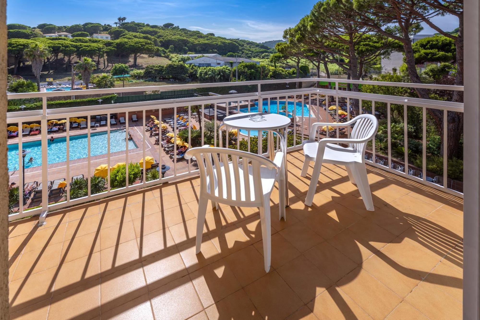 Double or Twin Room Pool View