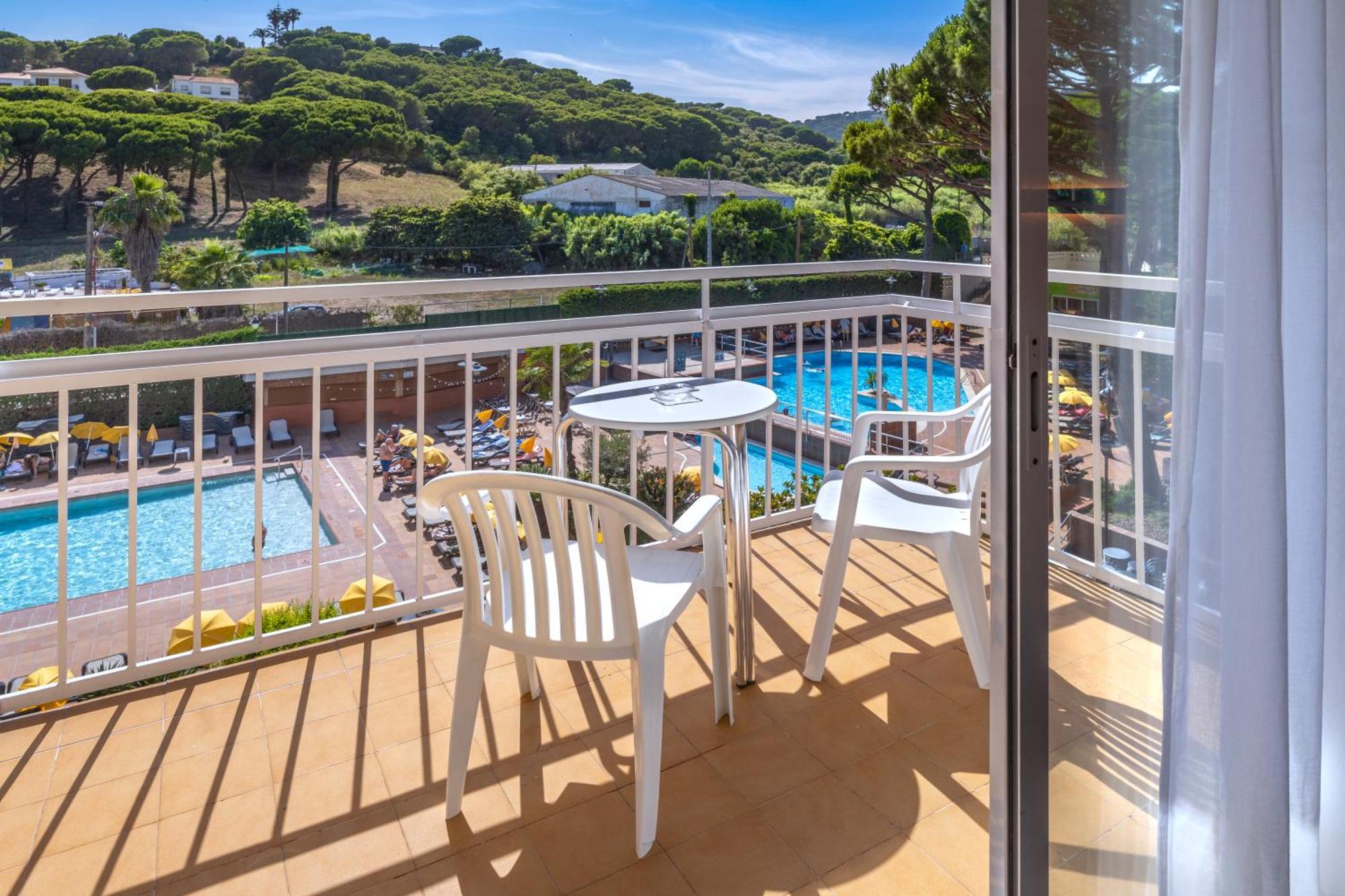 Triple Room Pool View