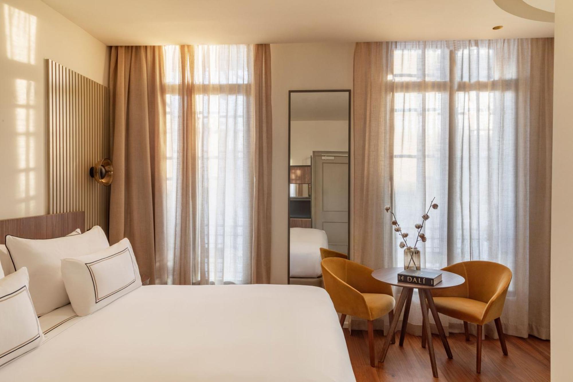 Deluxe Extra Room City View