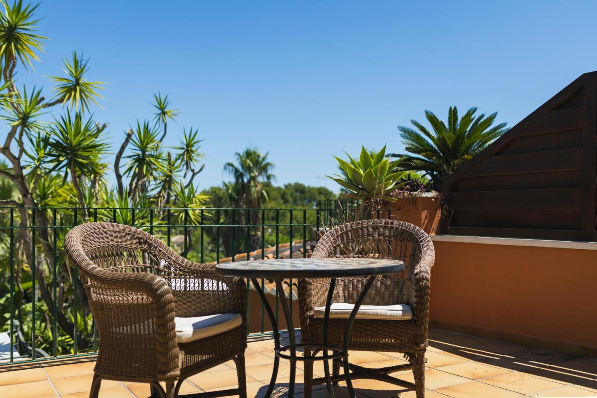 Double or Twin Room with Partial Sea View