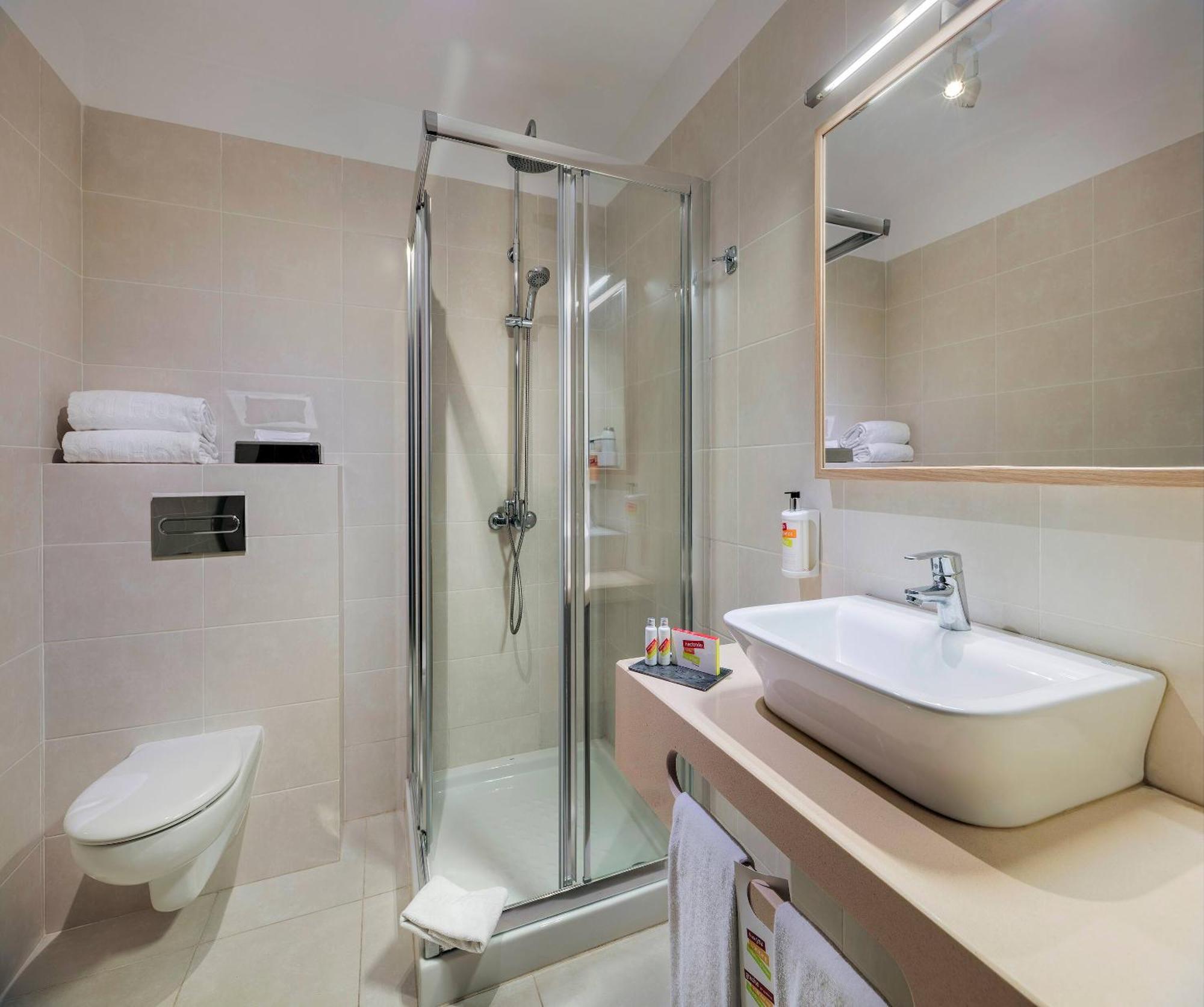 One-Bedroom Apartment,1774441594:JPEG