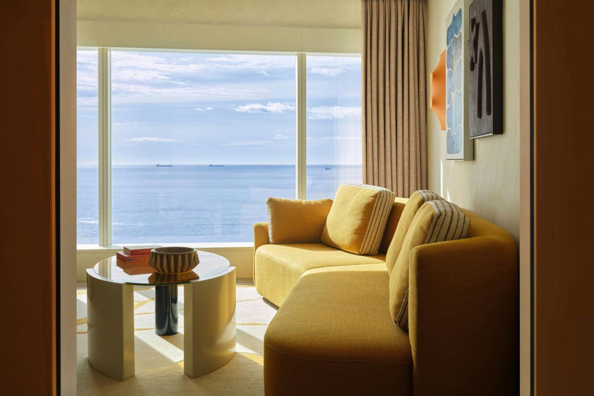 W King Suite Seafront View Terrace