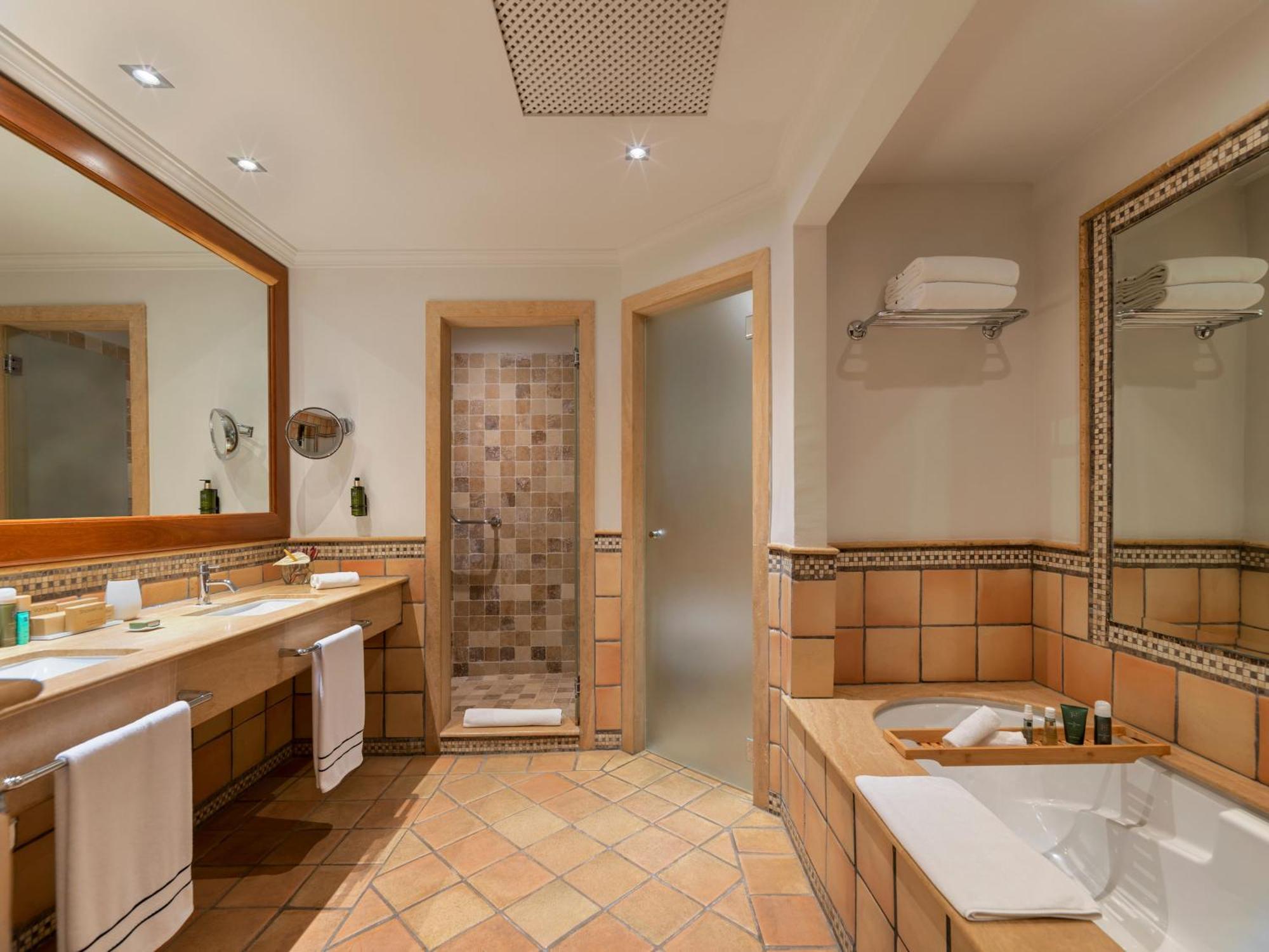 Suite con Vasca Idromassaggio e Vista Mare