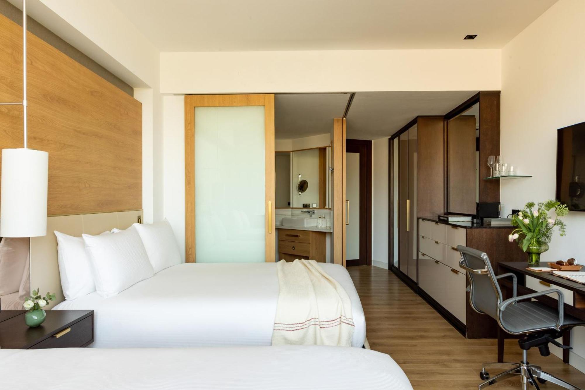 Premier Family Room Panoramic View,1774490974:JPEG