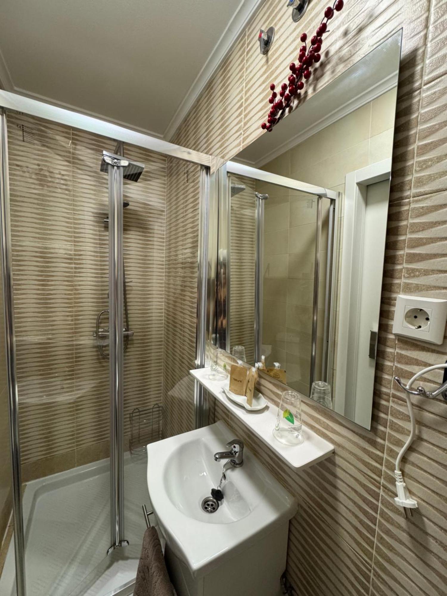 Double Room Private Bathroom