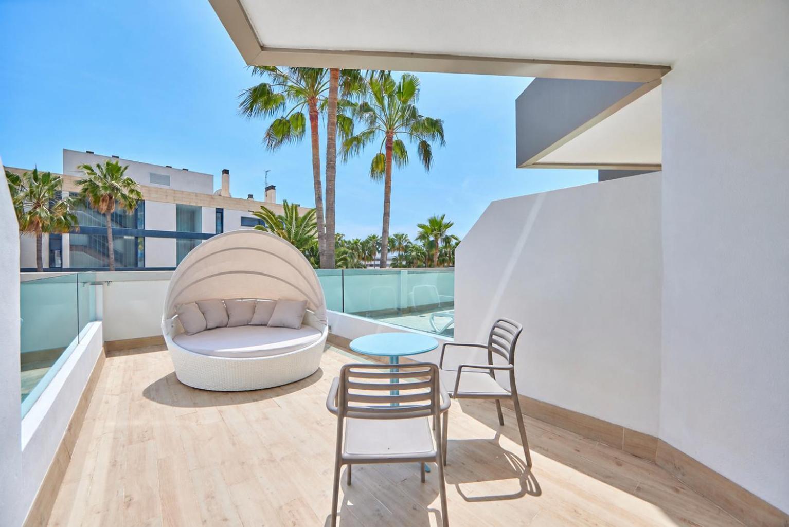 Double Room Large Terrace