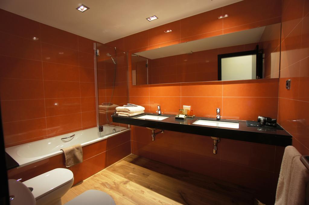 Double or Twin Room,758698420:JPEG