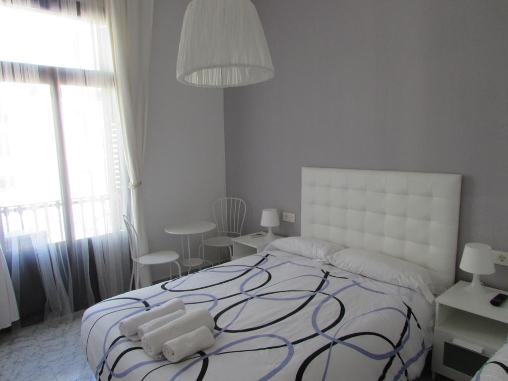 Double Room with Private Bathroom and Balcony,206622343:JPEG