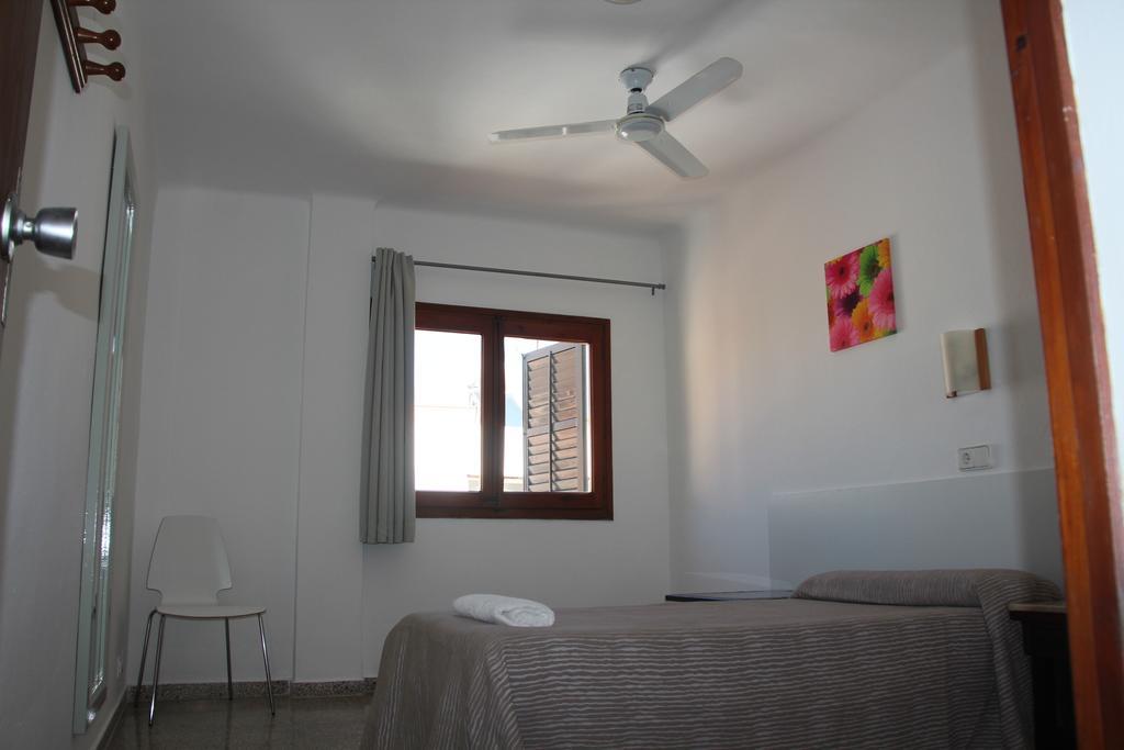 Habitación Triple con baño compartido
