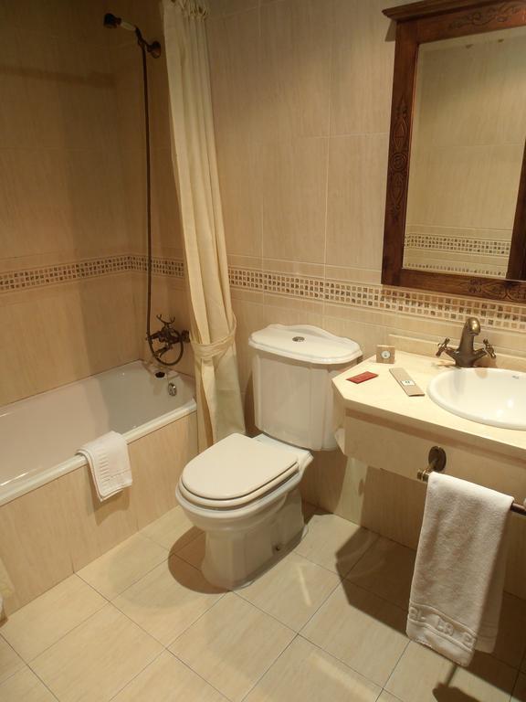 Single Room Private Bathroom,220336667:JPEG