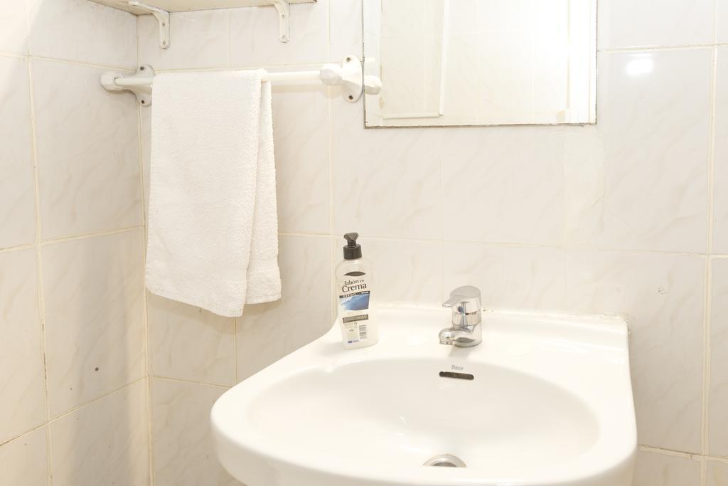 Camera Matrimoniale con Bagno in Comune