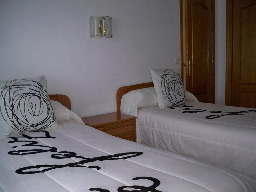 Twin Room,242387725:JPEG