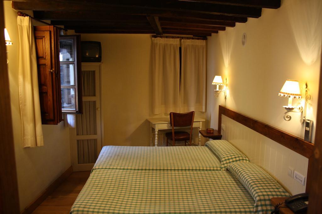 Double or Twin Room,1772944944:JPEG