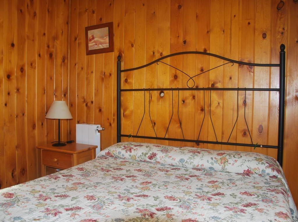 Three-Bedroom Bungalow,639987807:JPEG