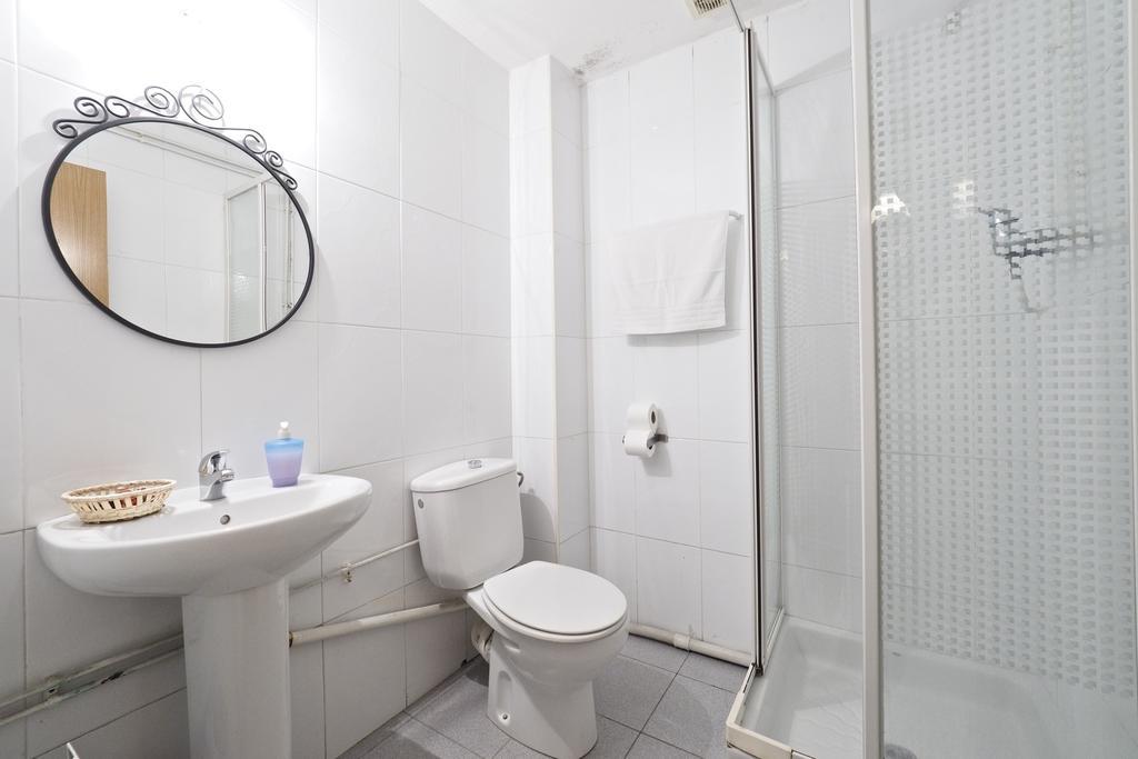 Double Room Private Bathroom