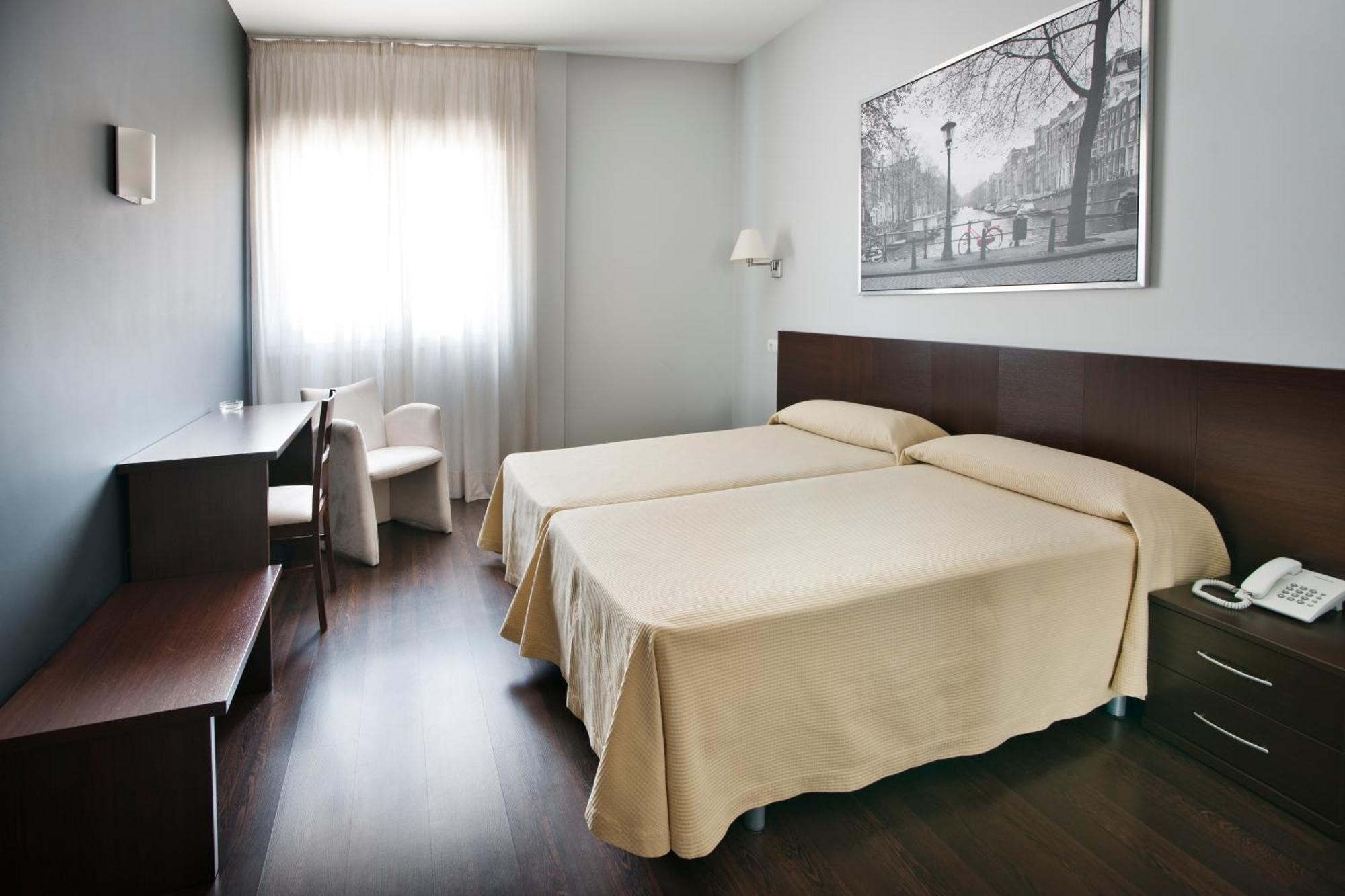 Twin Room,1226815286:JPEG