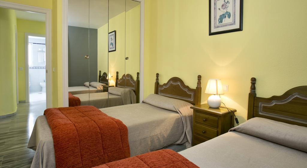 One-Bedroom Apartment (4 Adults),681757851:JPEG