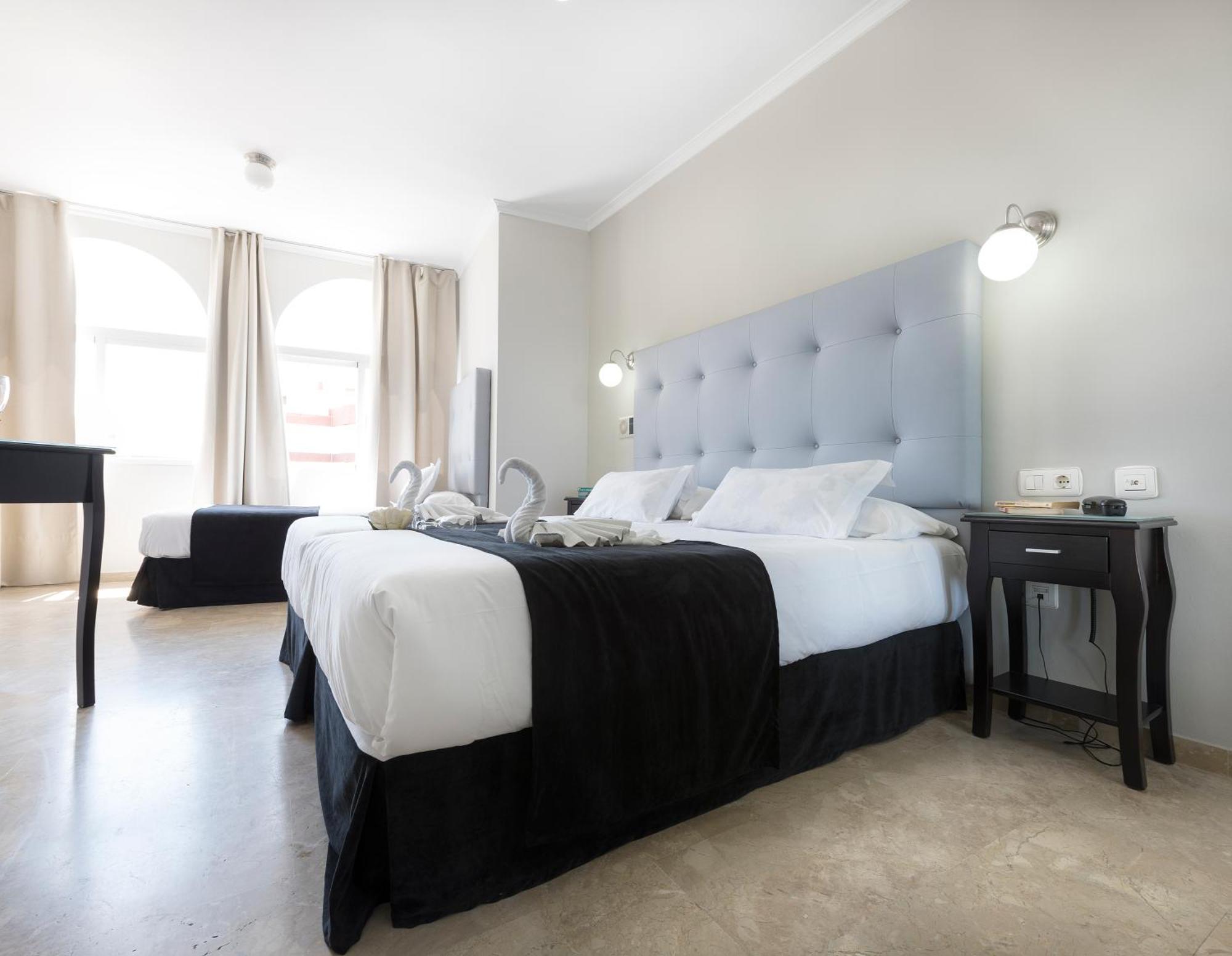 Triple Room,704496289:JPEG