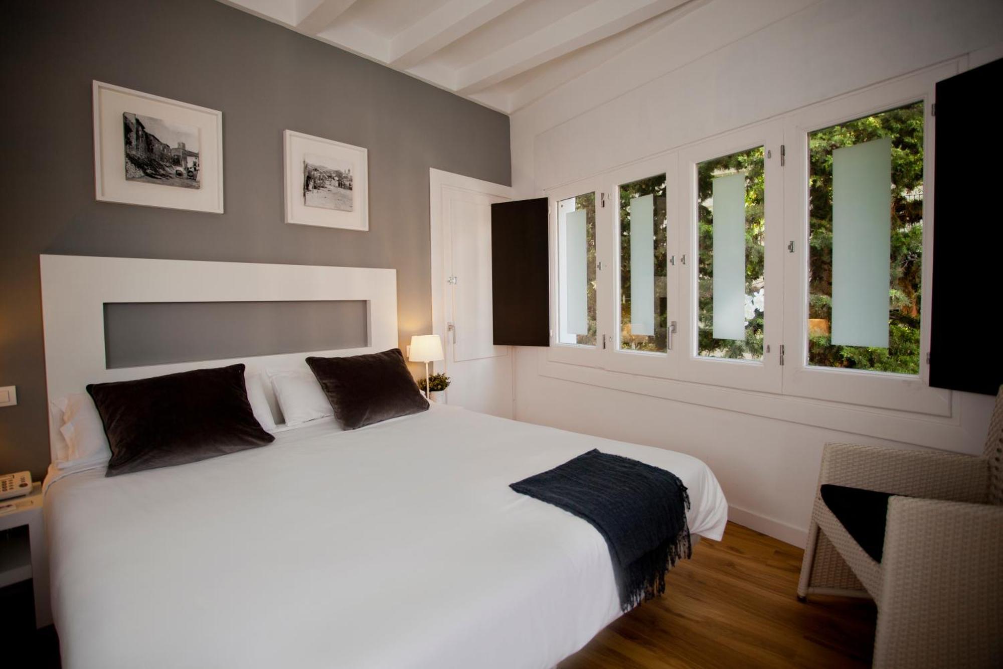 Twin Room with Extra Bed