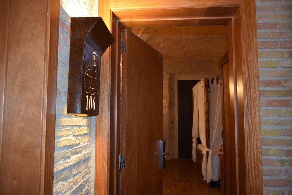 Romantic Room,323971486:JPEG