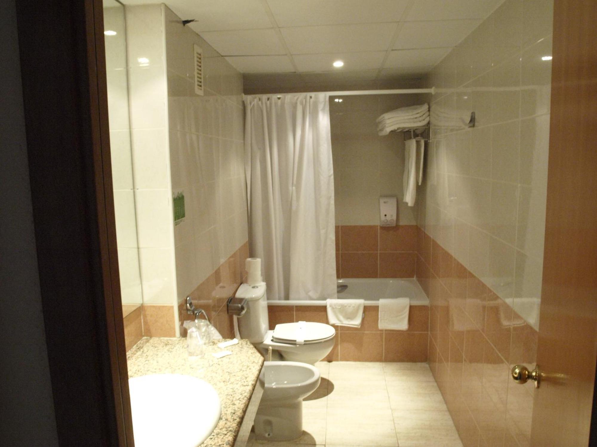 Triple Room with Pool View (2 Adults + 1 Child),701303014:JPEG