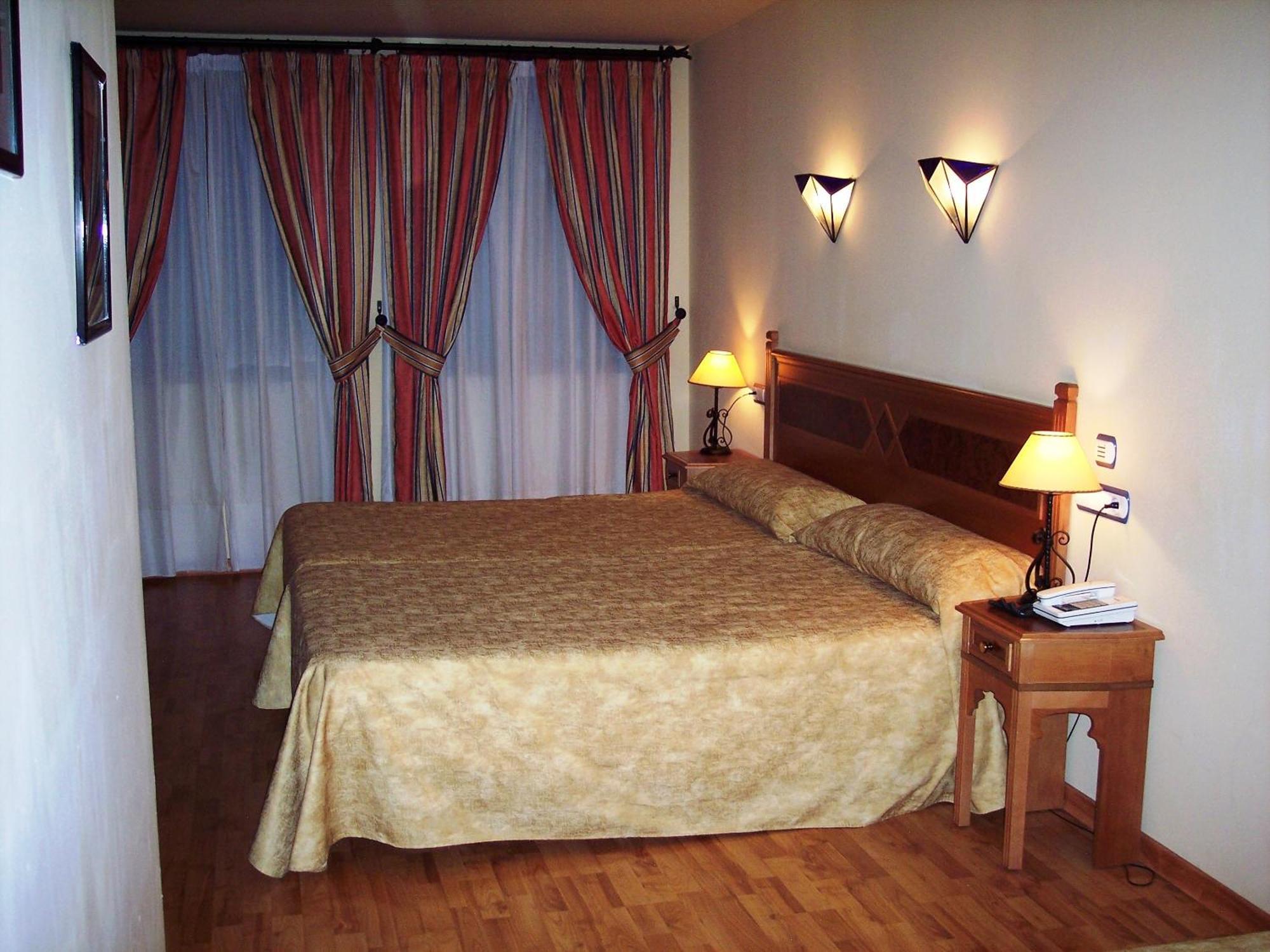 Habitación Doble con cama supletoria