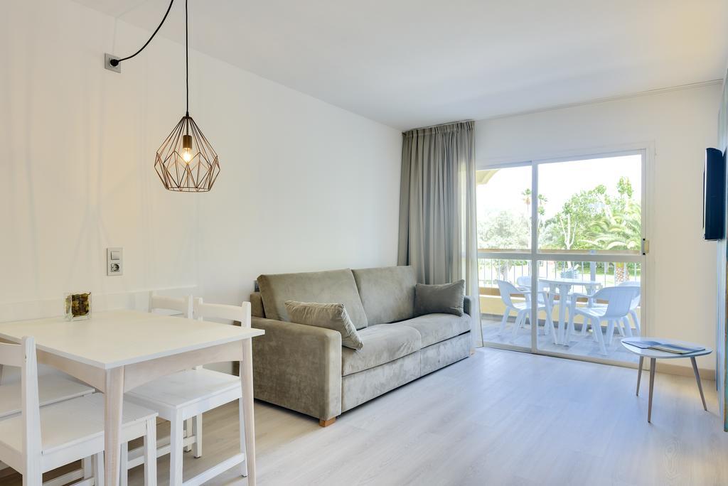 One-Bedroom Apartment,400305759:JPEG