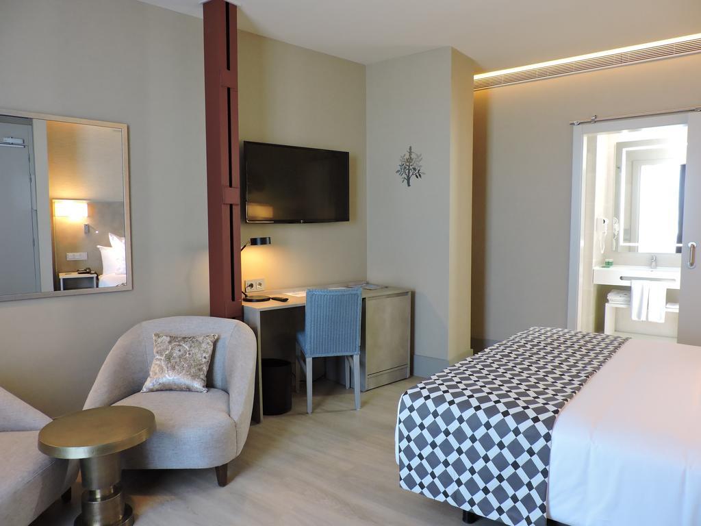 Deluxe Double or Twin Room with Terrace,395172204:JPEG
