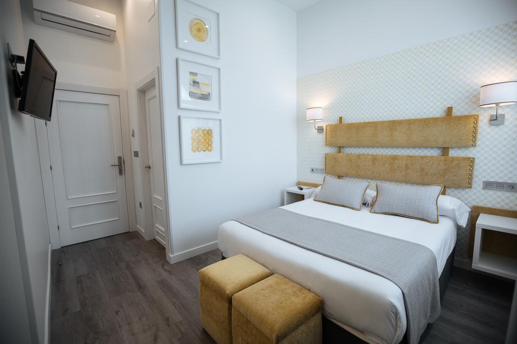 Queen Room,401837178:JPEG