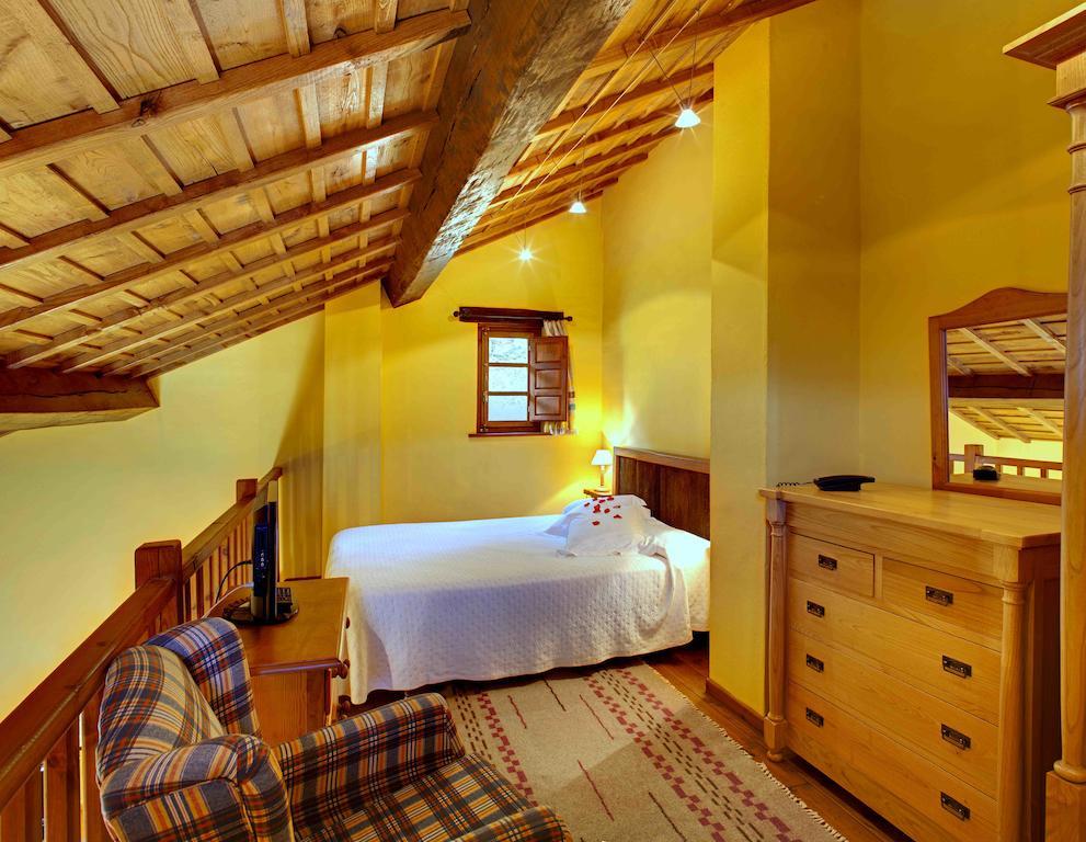 Suite Junior (2 adultos + 2 niños)