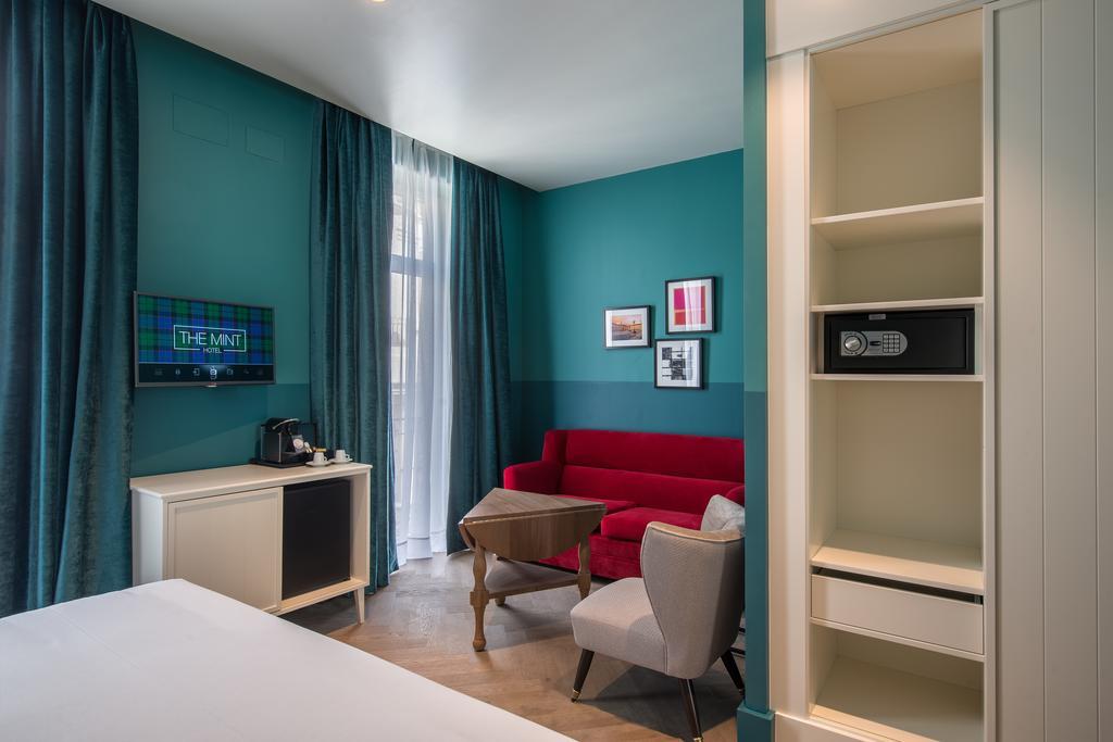 Deluxe Double or Twin Room,709446760:JPEG