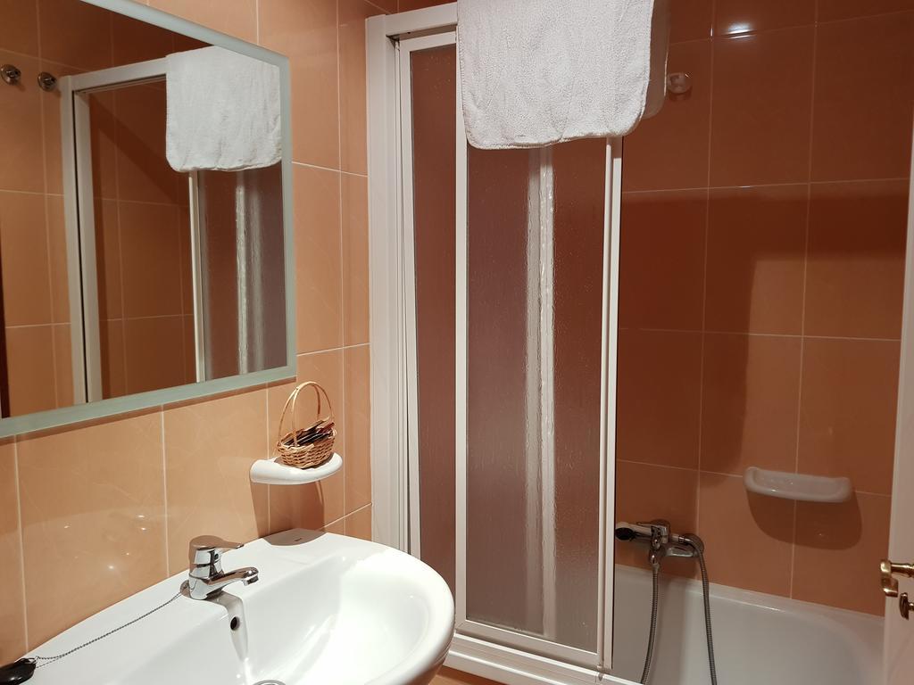 Single Room,444838374:JPEG