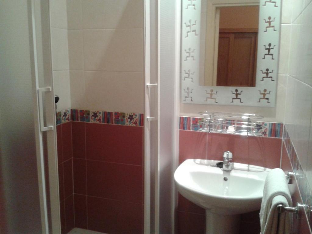 Single Room,264568209:JPEG