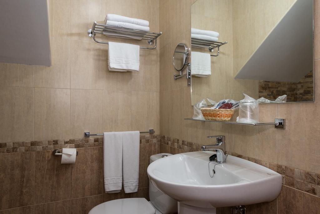 Habitación Familiar con baño privado