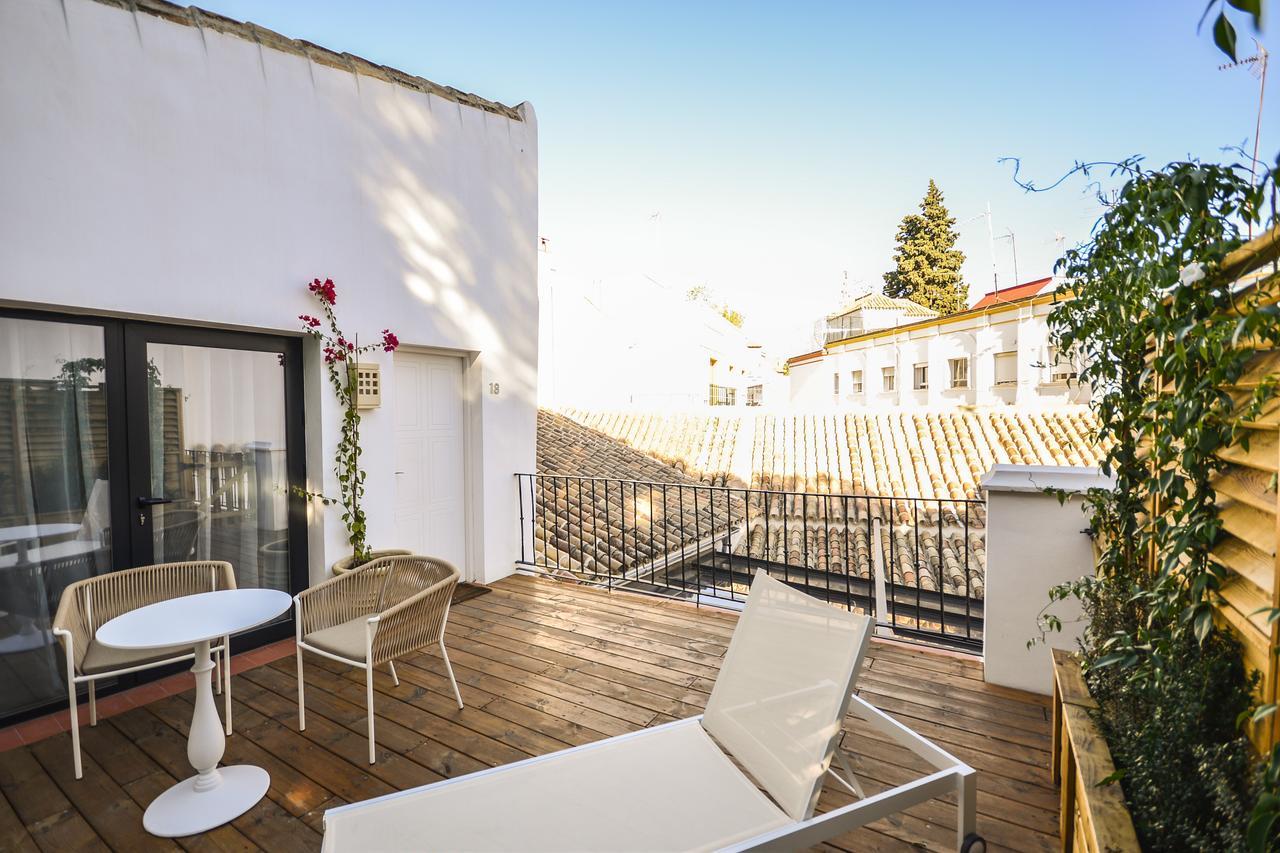 Hébergement Premium Royal Alcazar avec Terrasse et Baignoire Extérieure