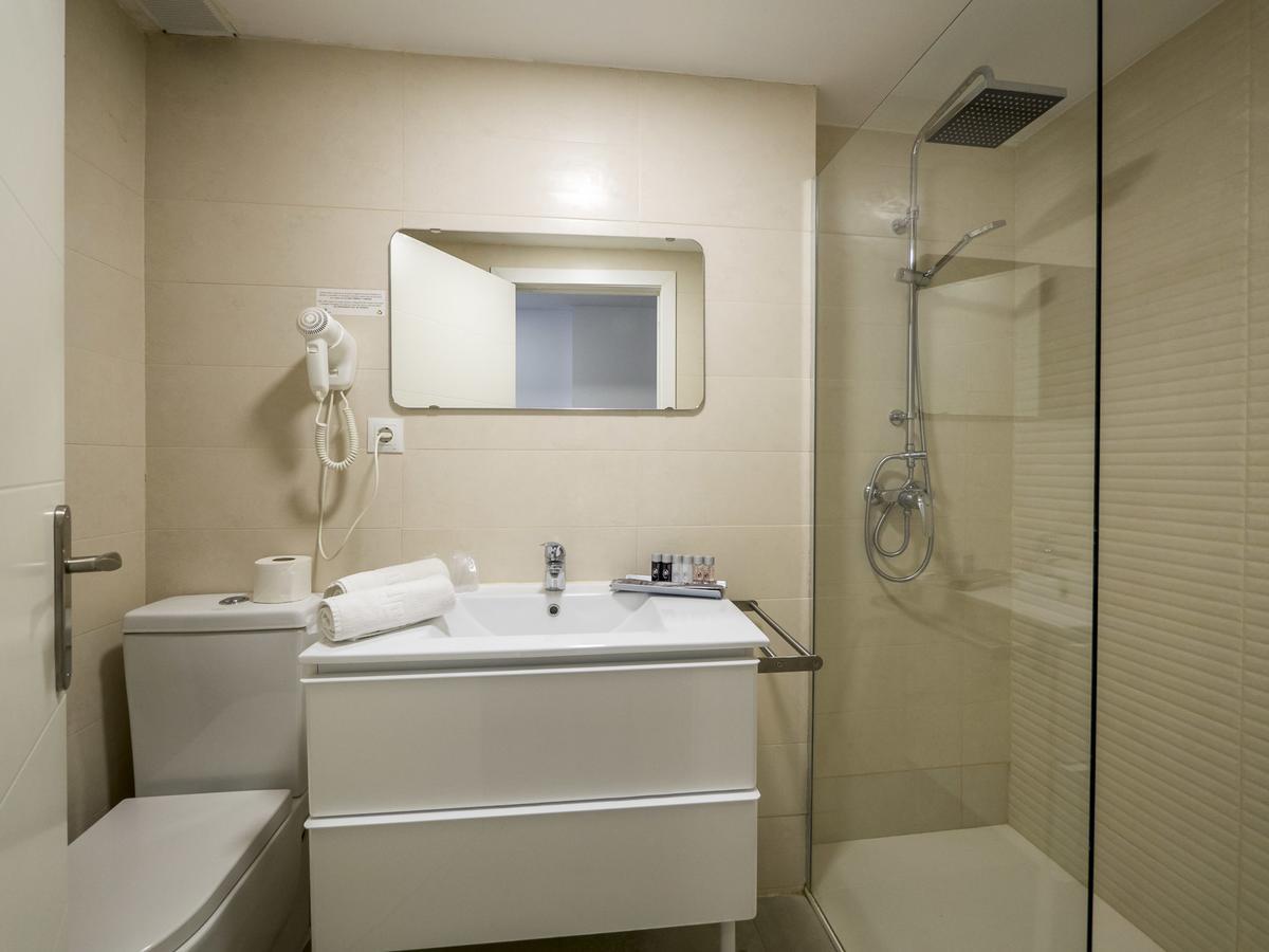 Double Room (1 Adult),536904402:JPEG