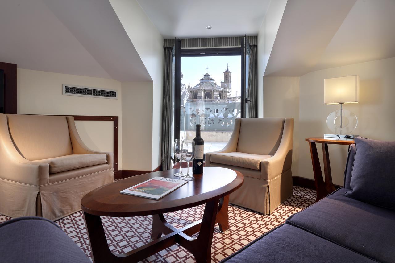 Suite,1272854563:JPEG