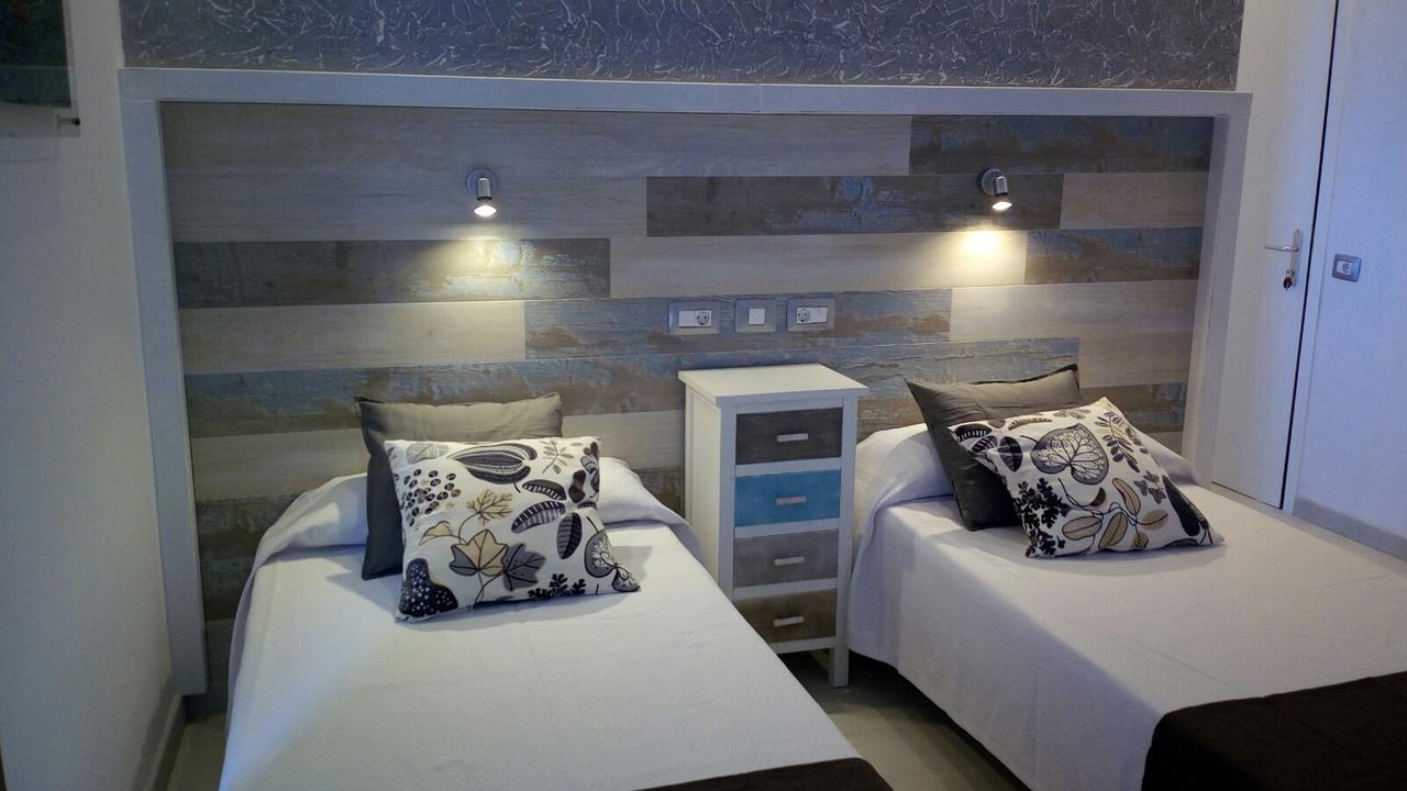 Triple Room,547027800:JPEG