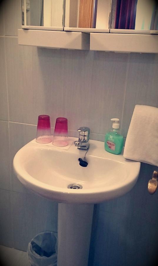 Twin Room Shower,549007206:JPEG