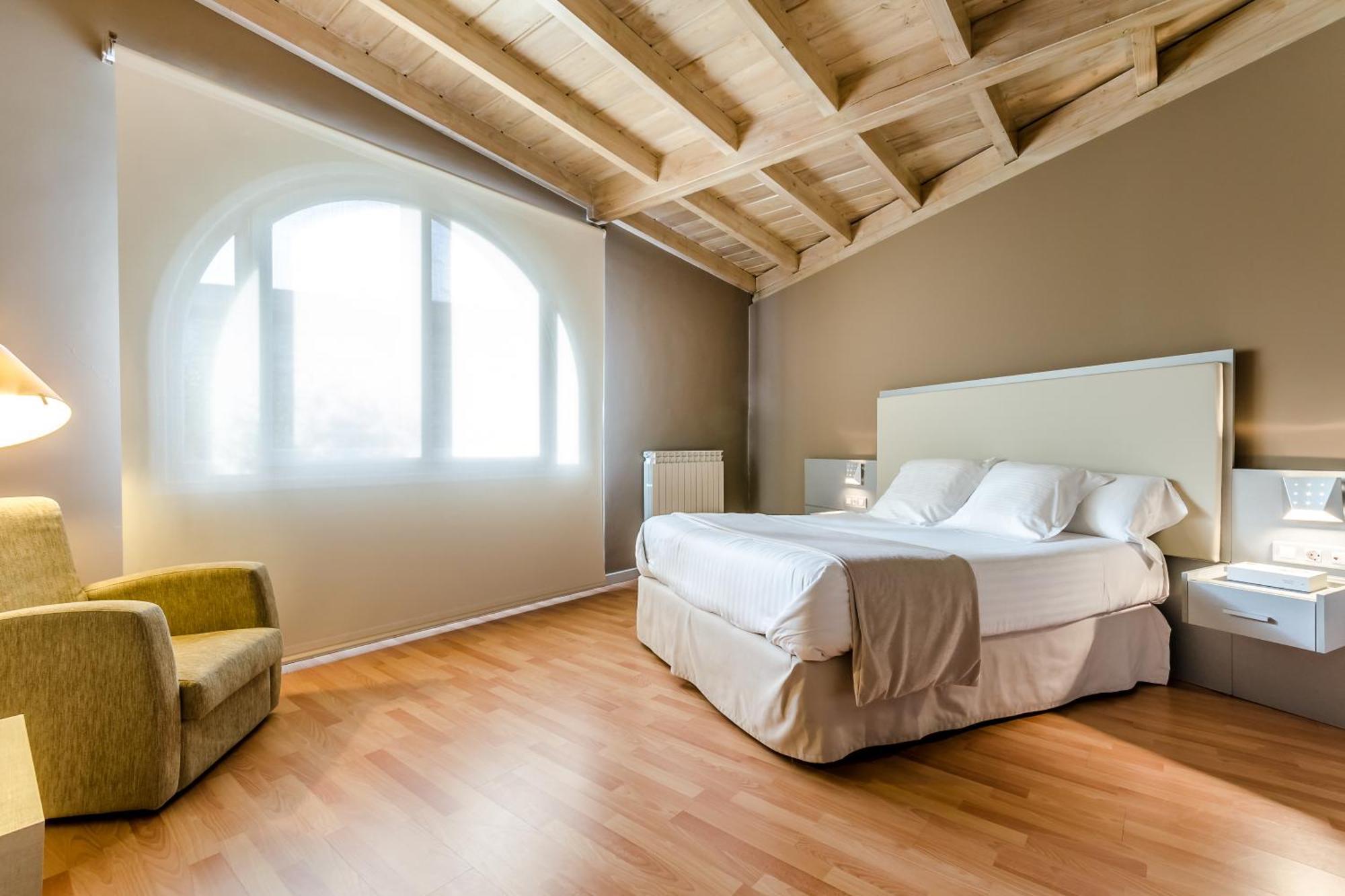 Family Apartment (2 Adults + 2 Children)