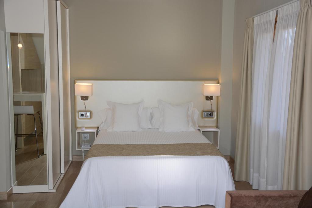 Double or Twin Room,56527399:JPEG