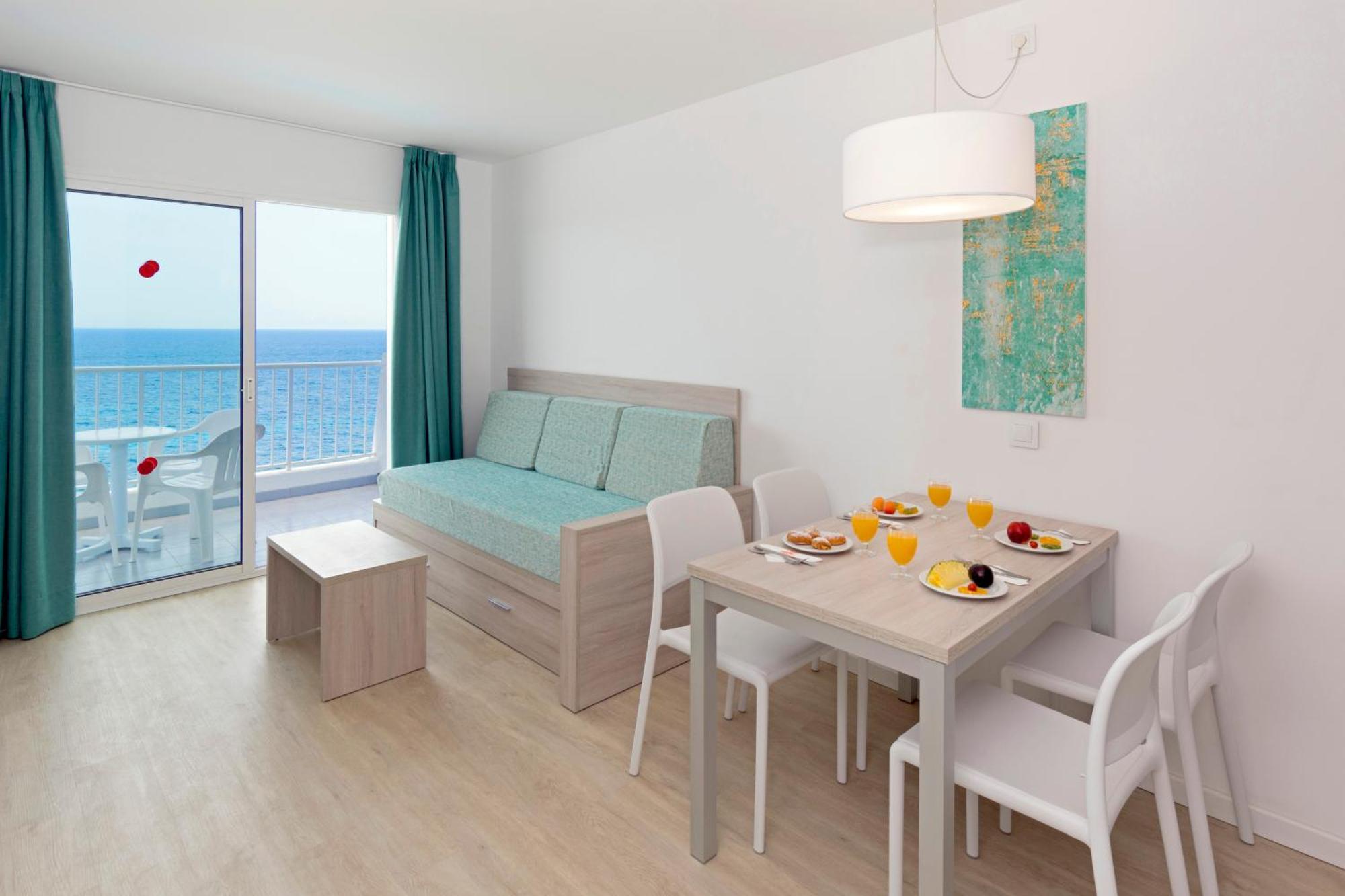One-Bedroom Apartment Sea View Terrace 2Adults 1Child,574415622:JPEG