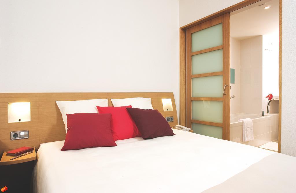 Standard Triple Room,61360918:JPEG