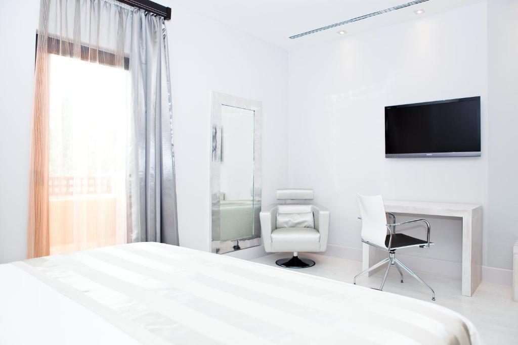 Standard Single Room,290350620:JPEG