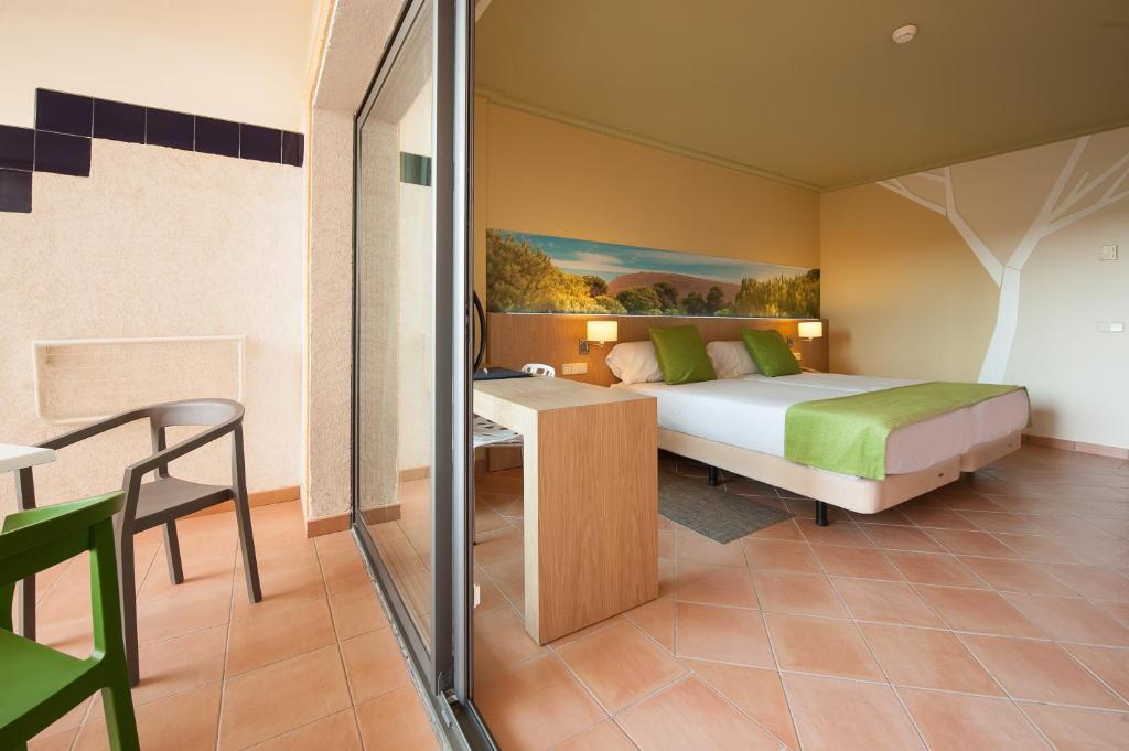 Double or Twin Room,443048106:JPEG