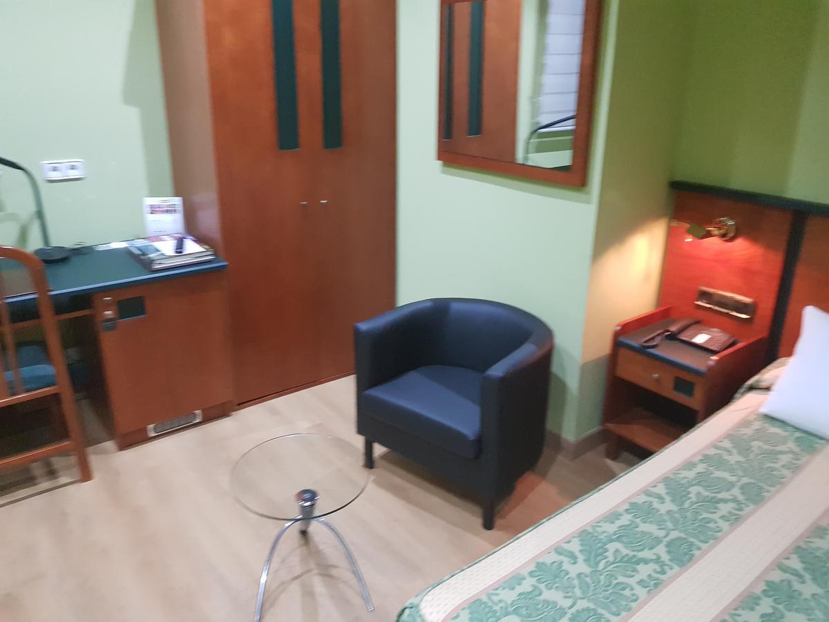 Standard Queen Room