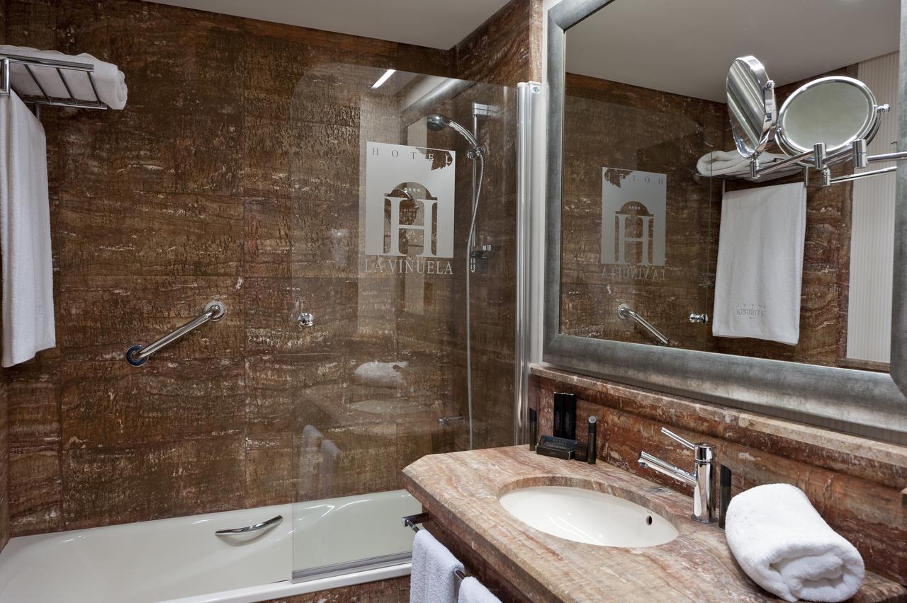 Double Room with Lake View and Spa Included,1549684768:JPEG